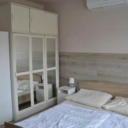 דירה Poszata Apartman אגר