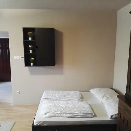 Poszata Apartman * אגר